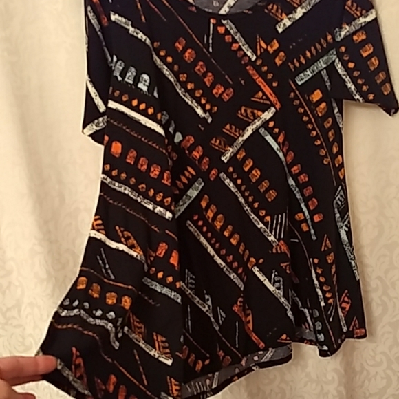 EUC LuLaRoe Perfect T Medium - Picture 3 of 5